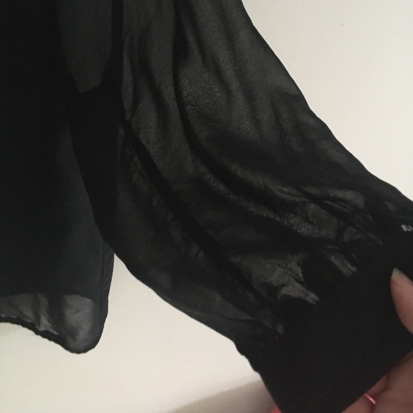 Sheer Tilley Endurables Blouse - Light and wrinkle-free! - Picture 5 of 8